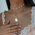 Moon Pendant Necklace [864JO6NC]