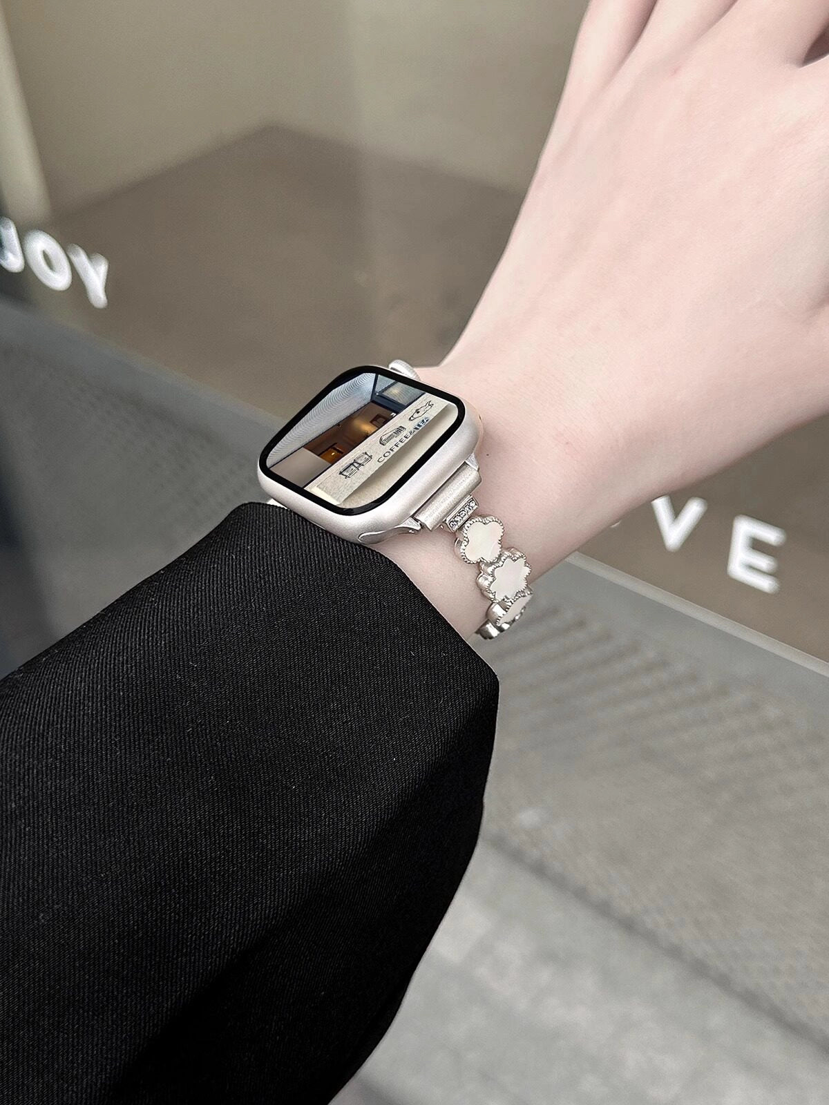 Mother-of-Pearl Clover Watch Strap [8J8LVRXT]