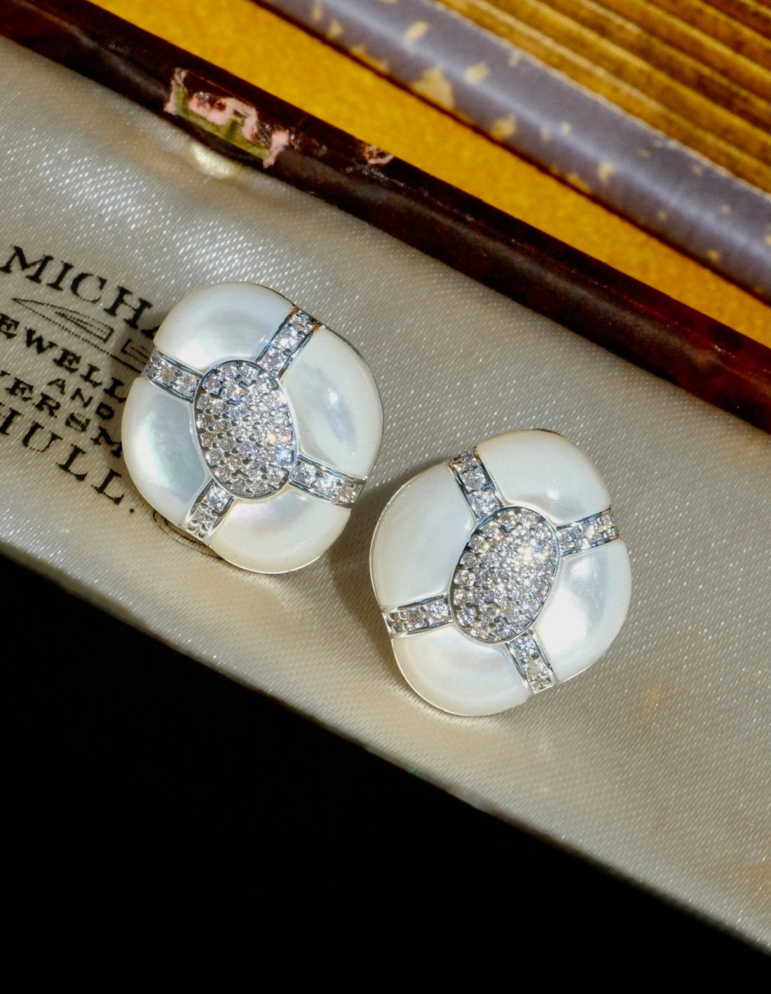 Mother-of-Pearl Drop Earrings [B8PPNRJJ]
