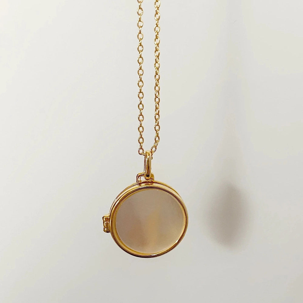 Mother of Pearl Locket Necklace [L18UA6PD]