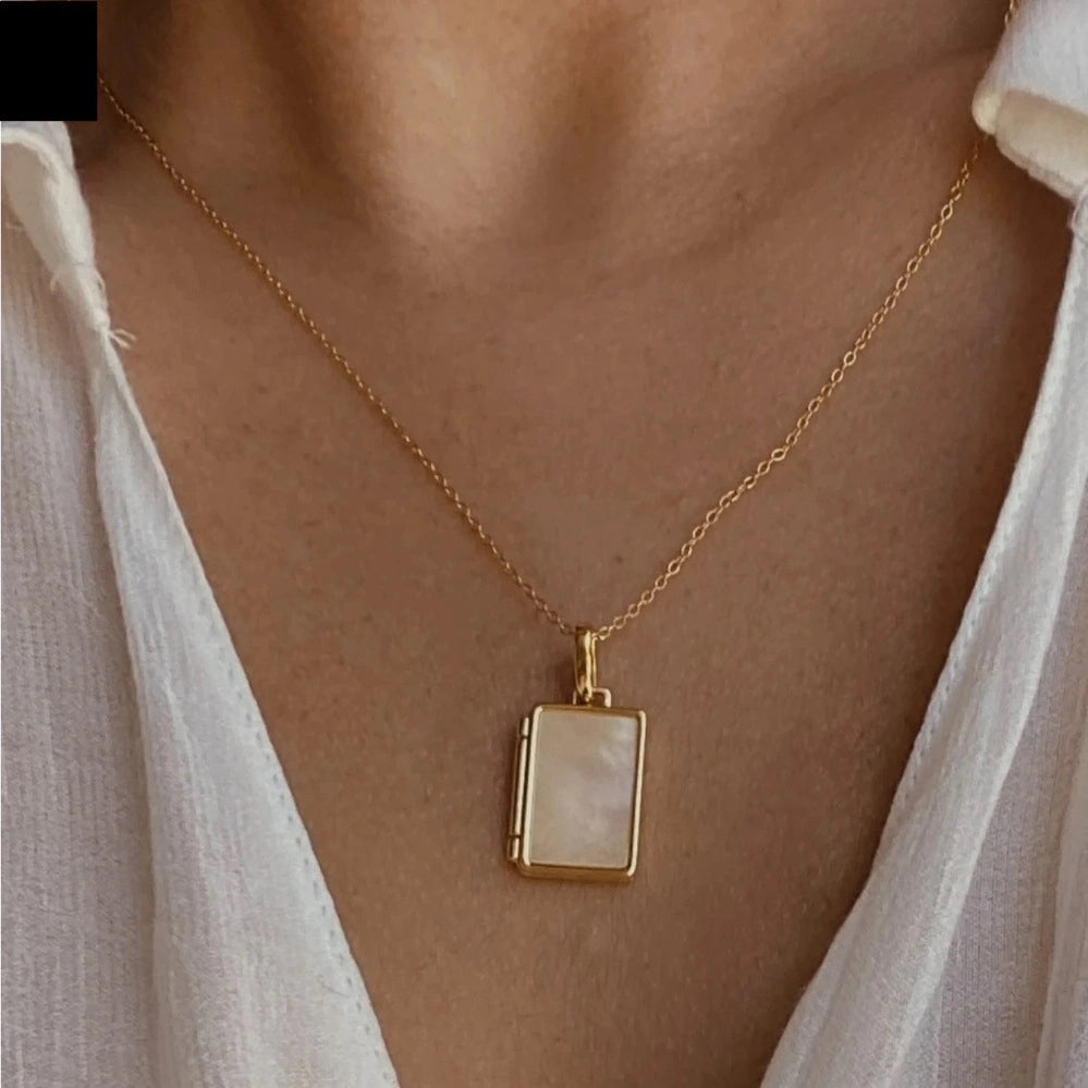 Mother of Pearl Locket Necklace [49NH3KKD]