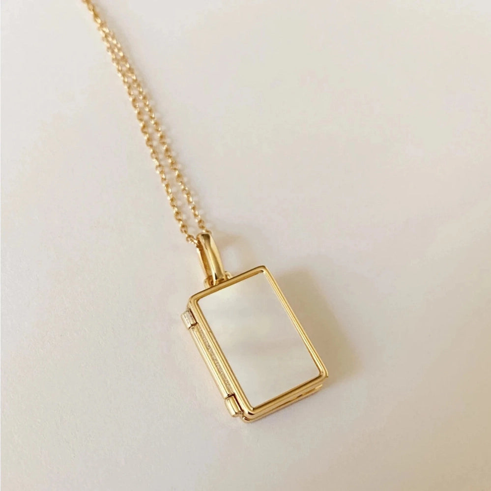 Mother of Pearl Locket Necklace [FJW7FZ5E]