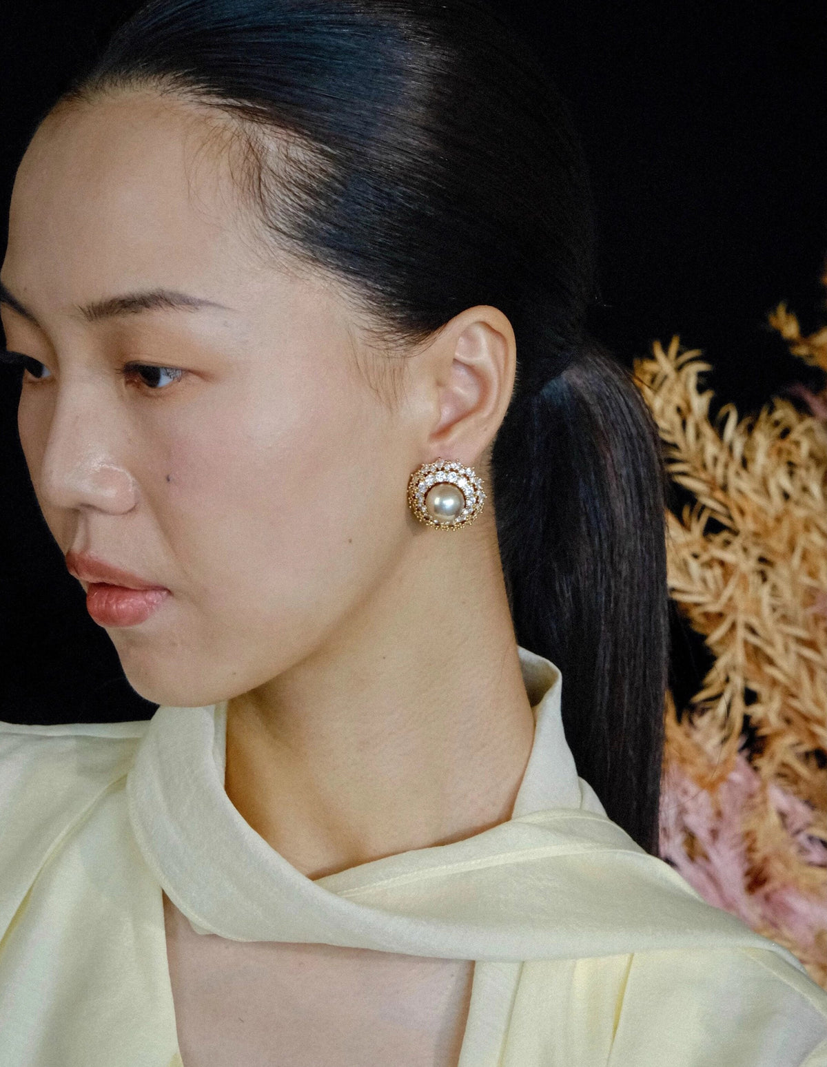 Mother-of-Pearl Palace Style Earrings [QW7AS5W9]