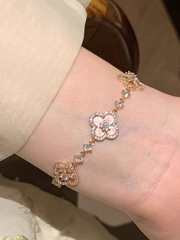 Mother-of-Pearl Petal Clover Bracelet [CW26GUND]
