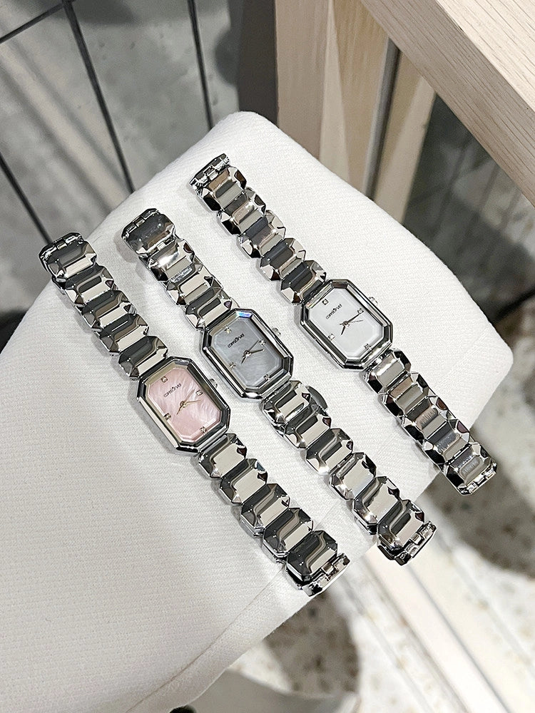 Mother-of-Pearl Square Bracelet Watch [B7TEMYEA]