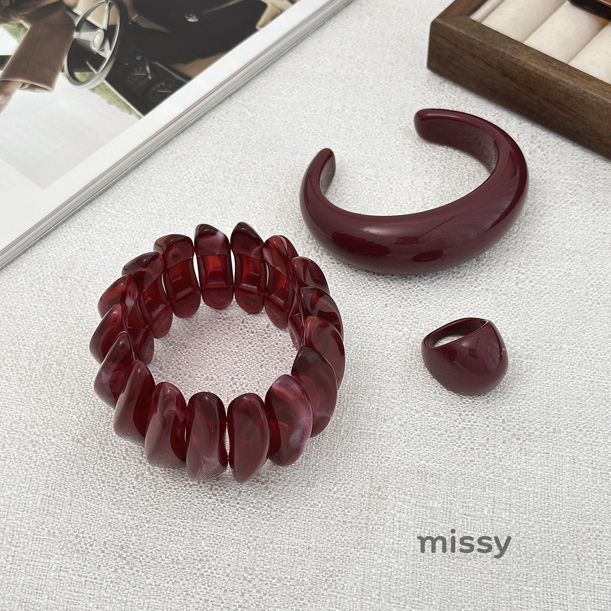 Muna Gradient Wave Bracelet [XRM738QD]