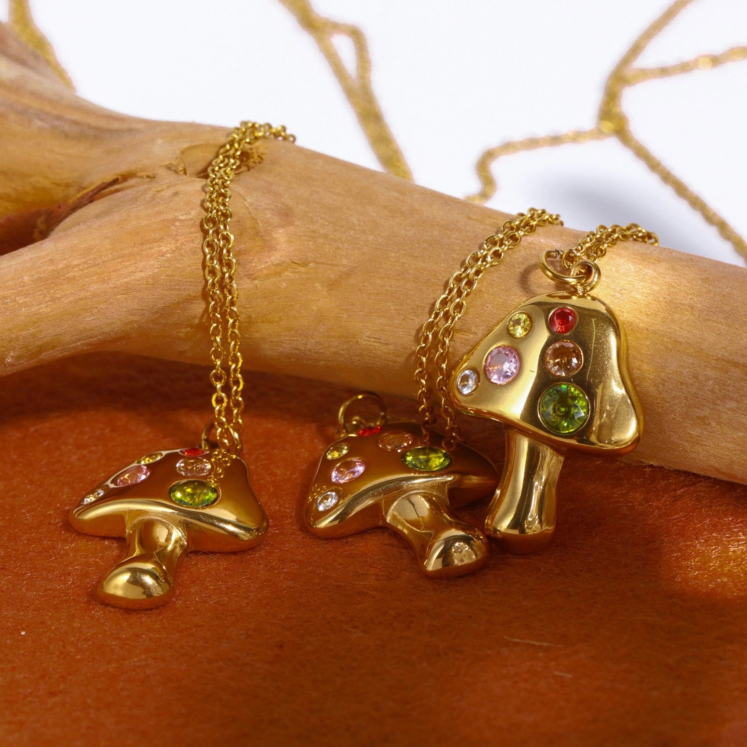 Mushroom Pendant Necklace [87RNLDFV]