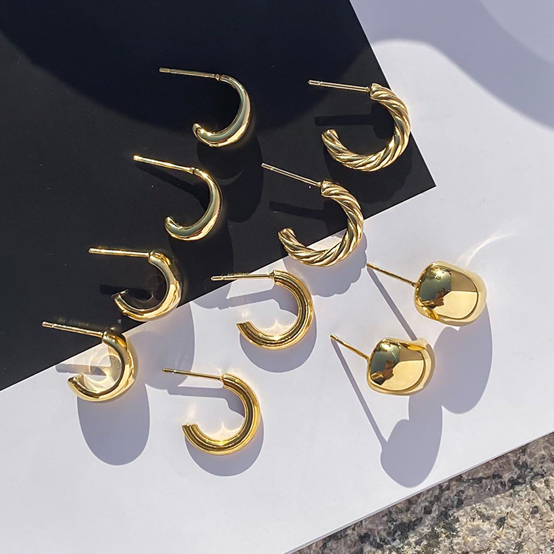 Nahla Sculptural Hoop Earrings [XSEY0P59]