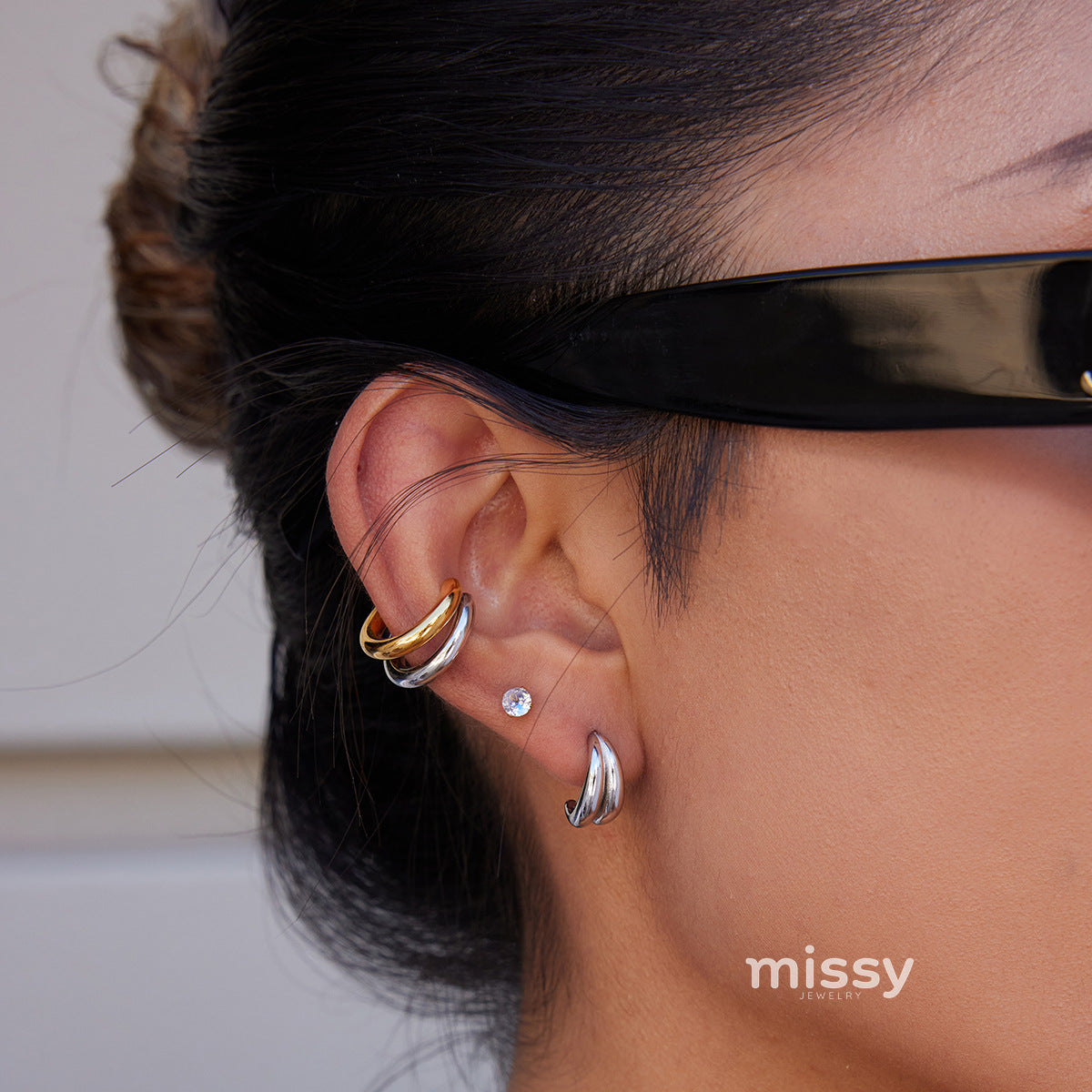 Nahla Sculptural Hoop Earrings [V27DMCH9]