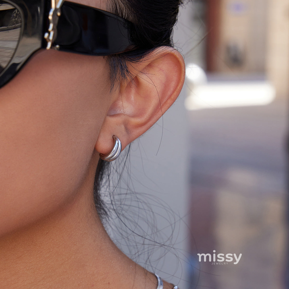 Nahla Sculptural Hoop Earrings [QQVID6V5]