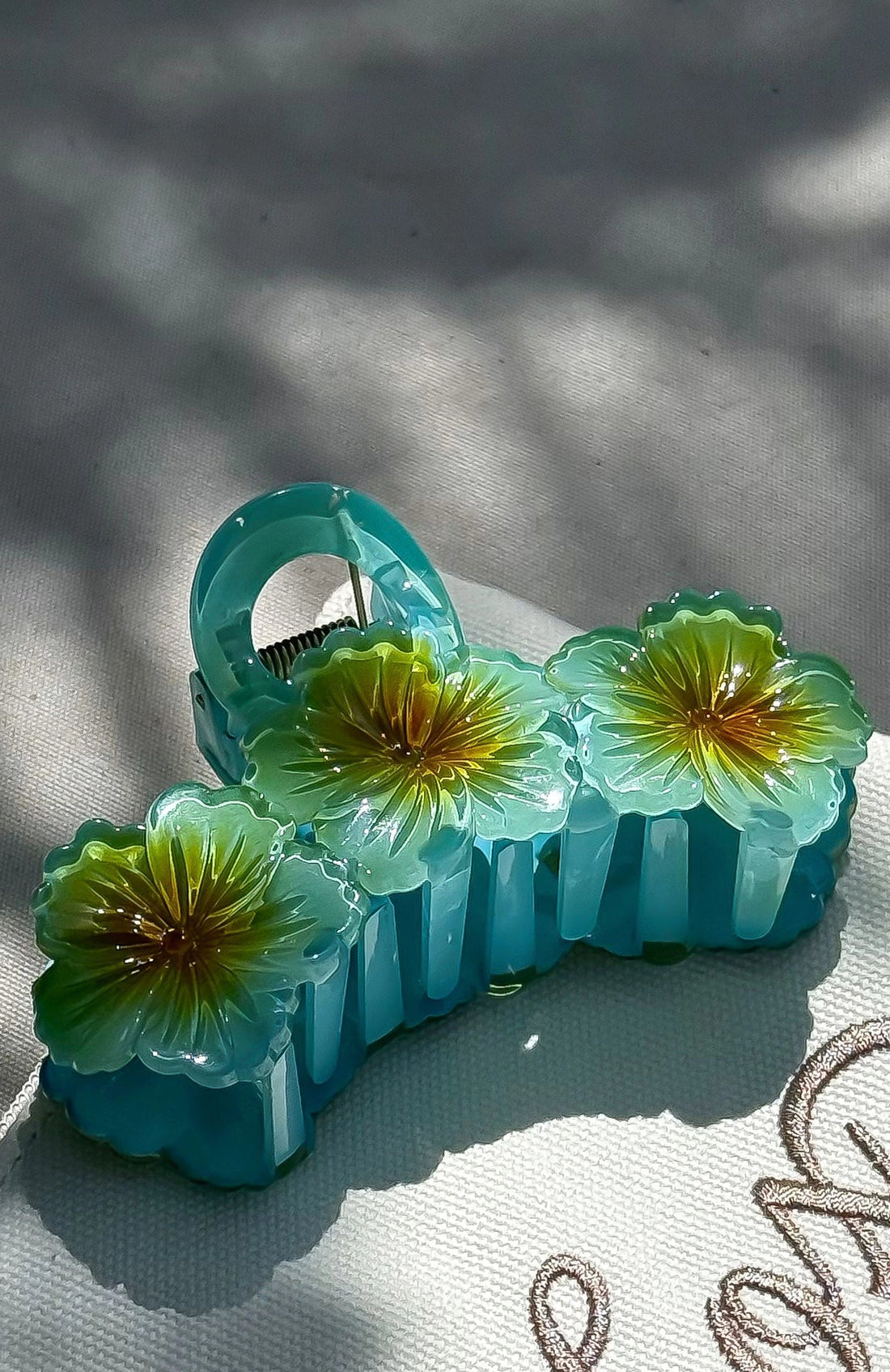 Missy Jewelry Naia Blue Blossom Hair Clip