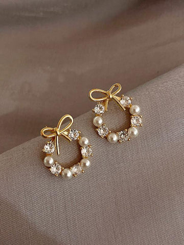 Nayah Pearl Bow Earrings