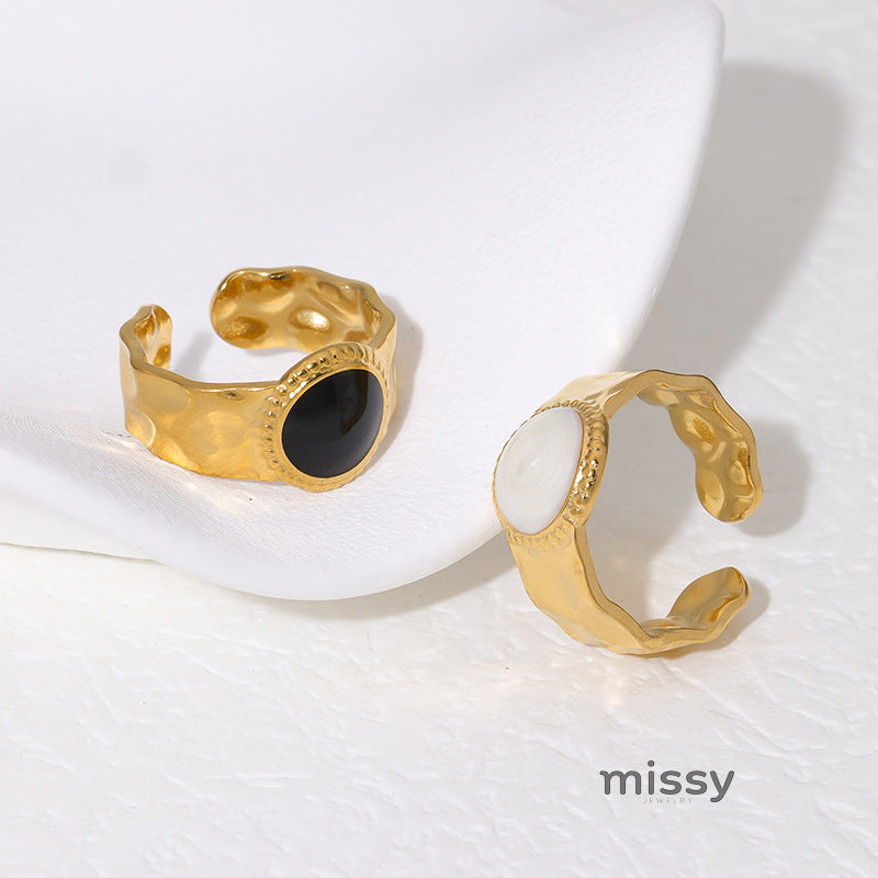 Neila Gold-Plated Chunky Enamel Ring [GMFO5ML5]