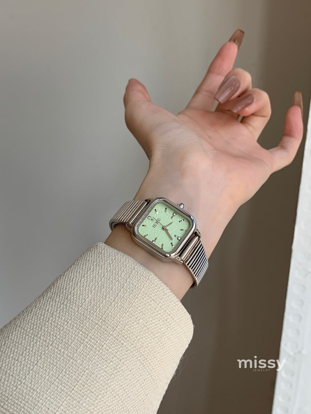 Nevaeh Retro Square Watch [BU6LWKRN]