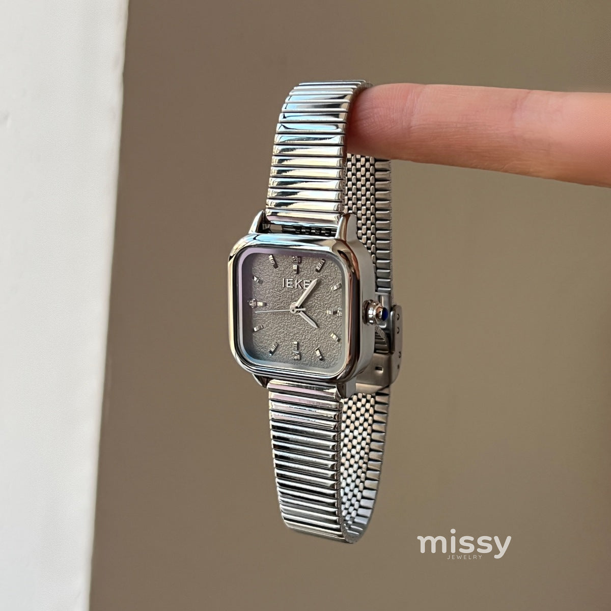 Nevaeh Retro Square Watch [31PB51GE]
