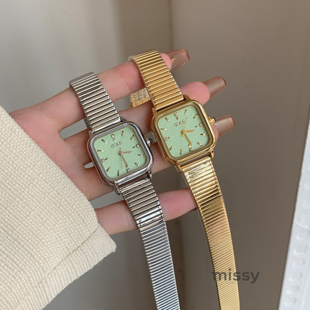 Nevaeh Retro Square Watch [COA4EGKZ]