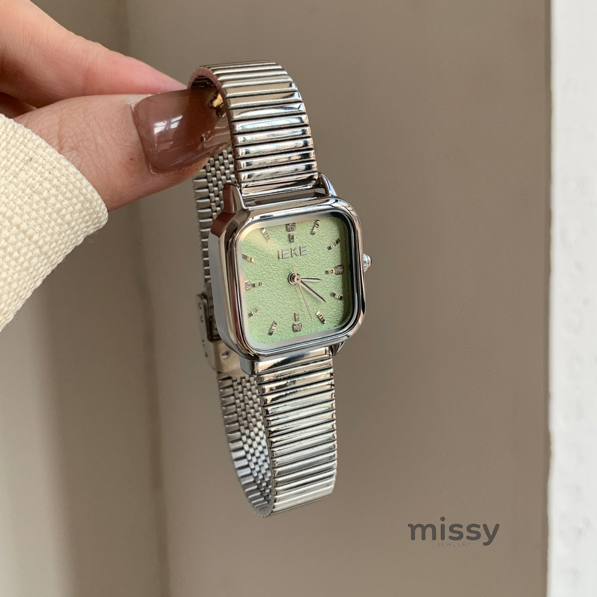Nevaeh Retro Square Watch [GGXANRDA]