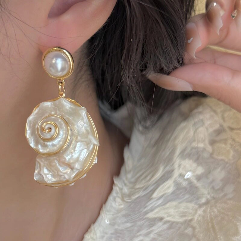 Ocean Charm Asymmetrical Drop Earrings [IM9QUS5L]