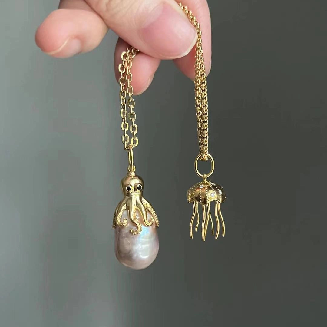 Octopus Pendant Pearl Necklace [14URYRRE]