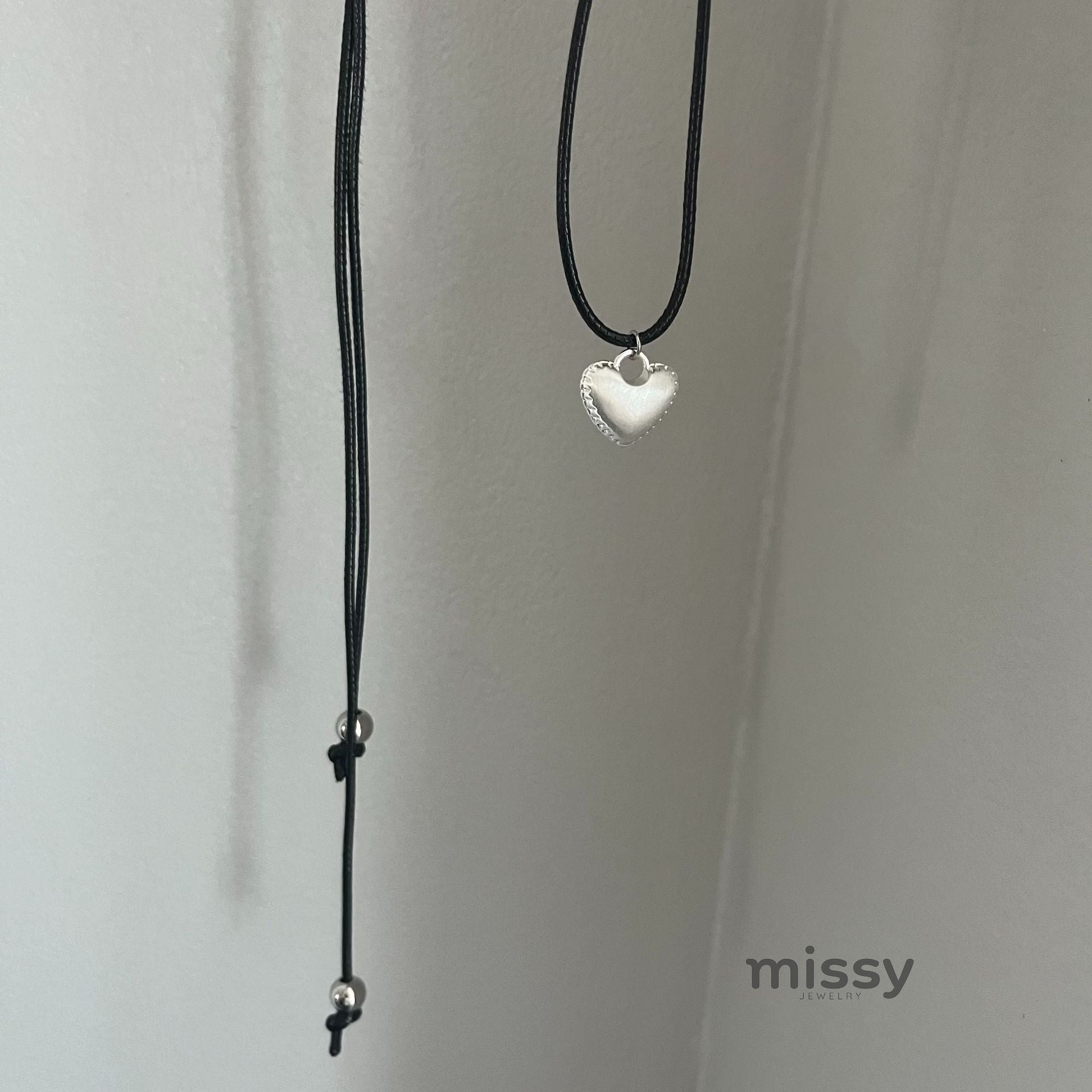 Odessa Brushed Pendant Necklace [HS5YIR6N]