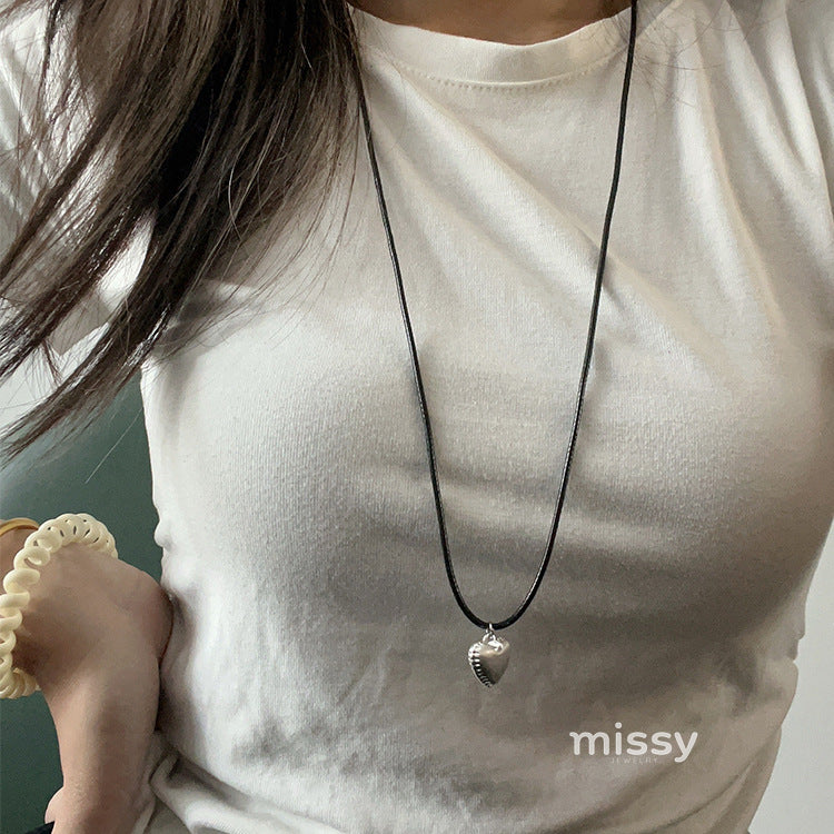 Odessa Brushed Pendant Necklace [T1KTX2F0]