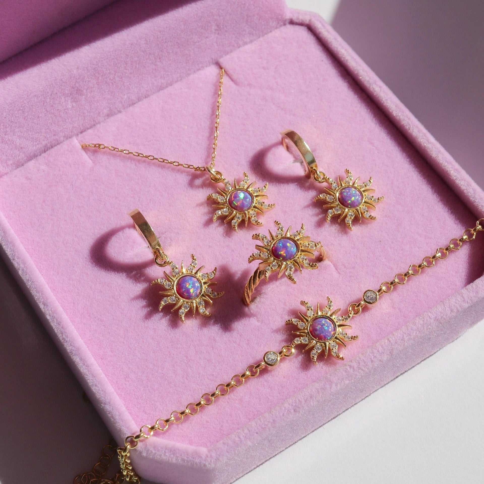 Opal Star Pendant Necklace [9K3VNBM7]