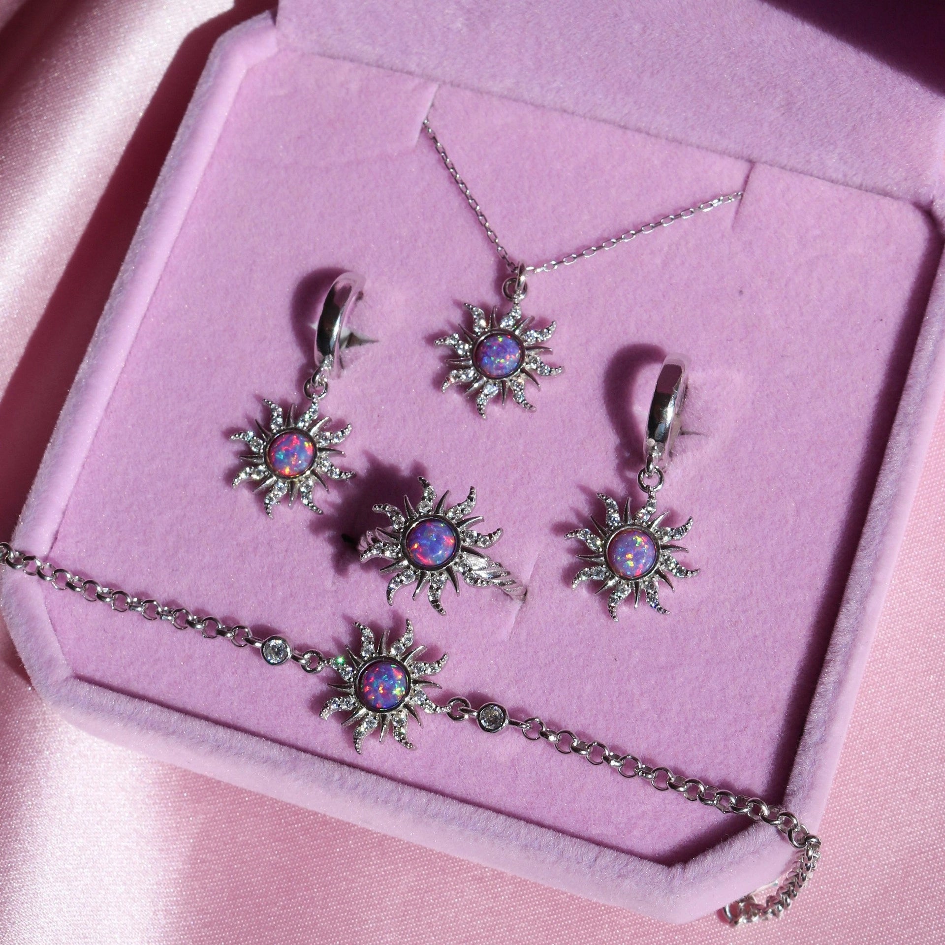 Opal Star Pendant Necklace [TN60R6UT]