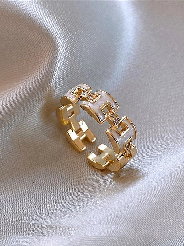 Open Band Ring with H Detail [XDQDDI4S]