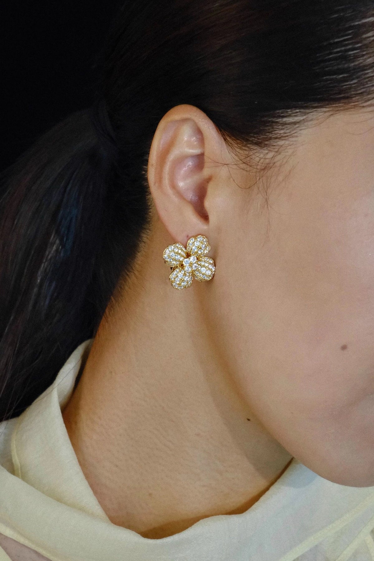 Ornate Floral Drop Earrings [P5G2P8FT]