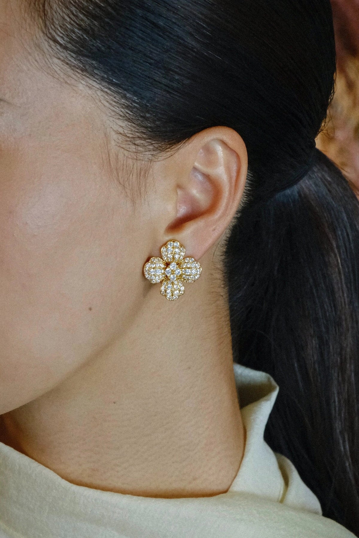 Ornate Floral Drop Earrings [RHUHGF25]