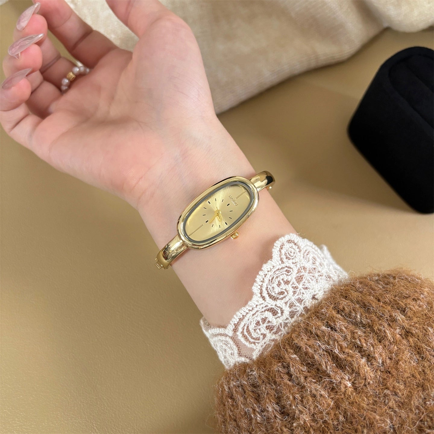 Oval Bracelet Watch [OORMESWH]