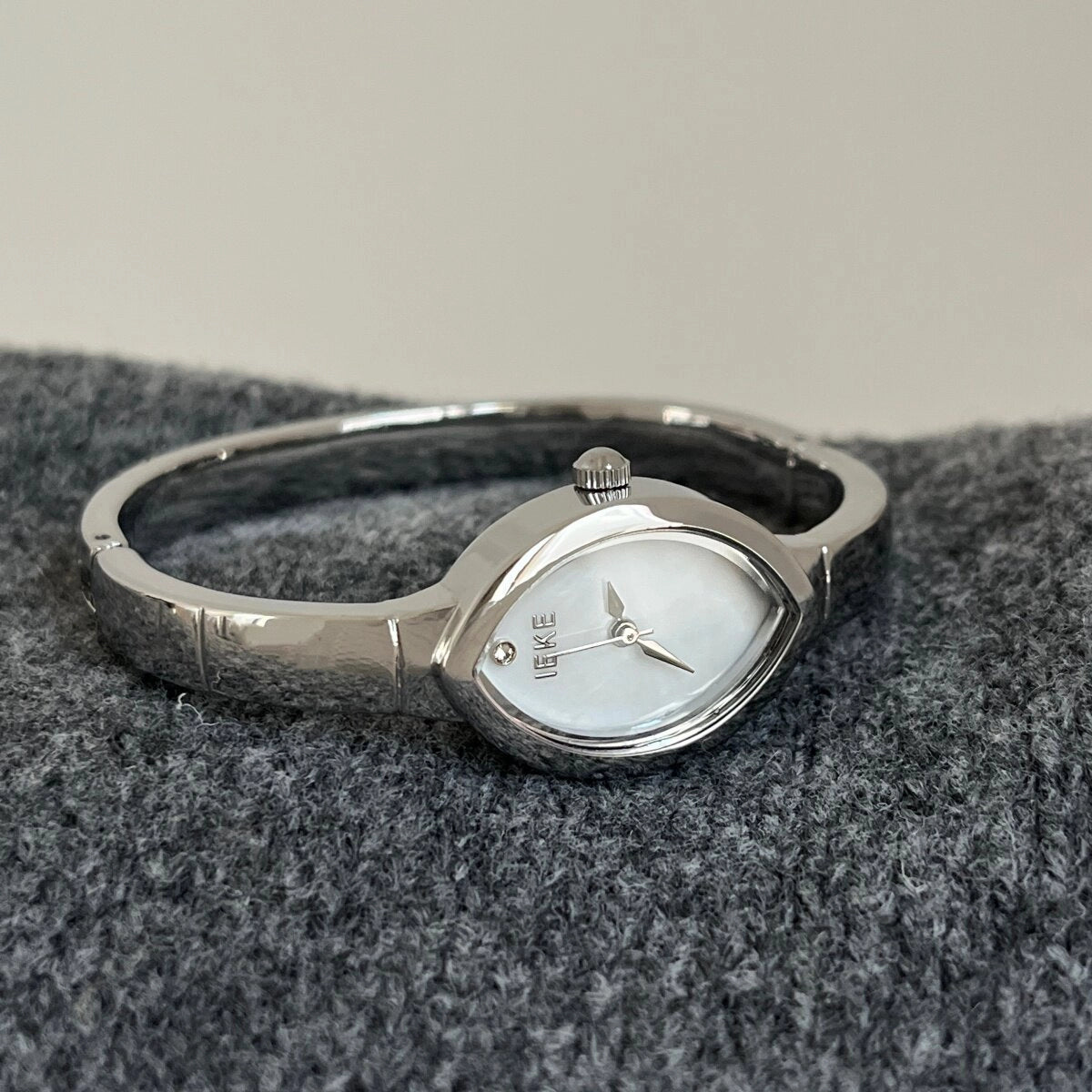 Oval Bracelet Watch with Metal Strap [9WDH53N7]