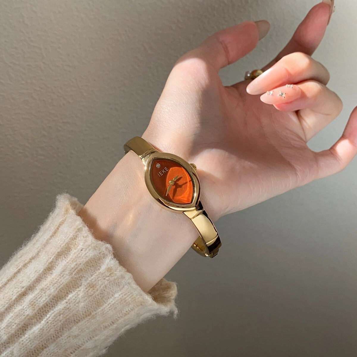 Oval Bracelet Watch with Metal Strap [40WNXKJJ]