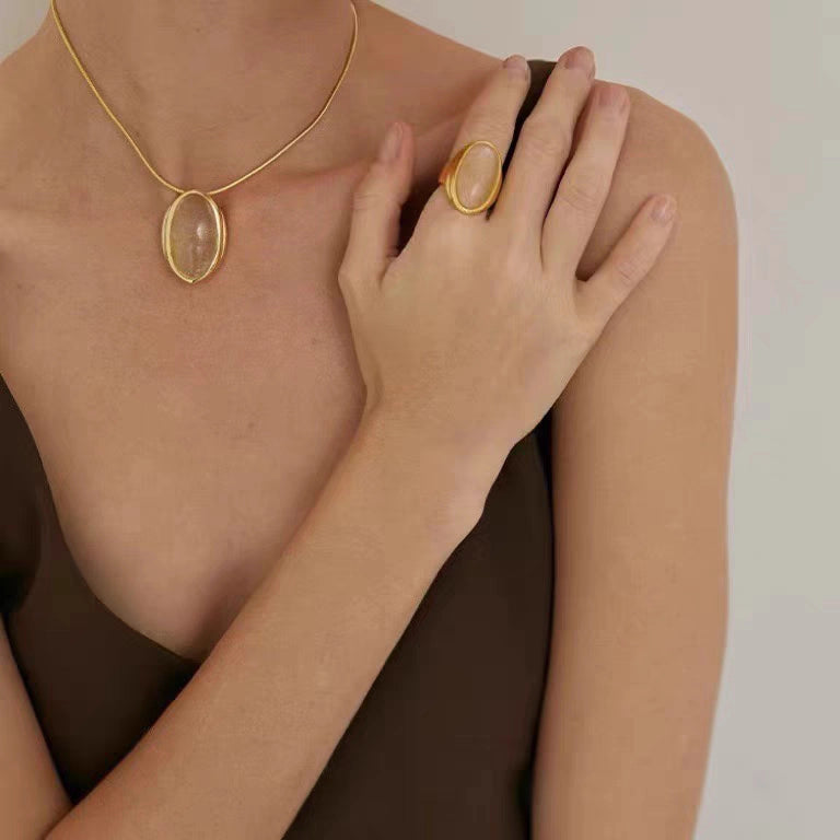 Oval Citrine Gold Ring [5ELZQIWI]