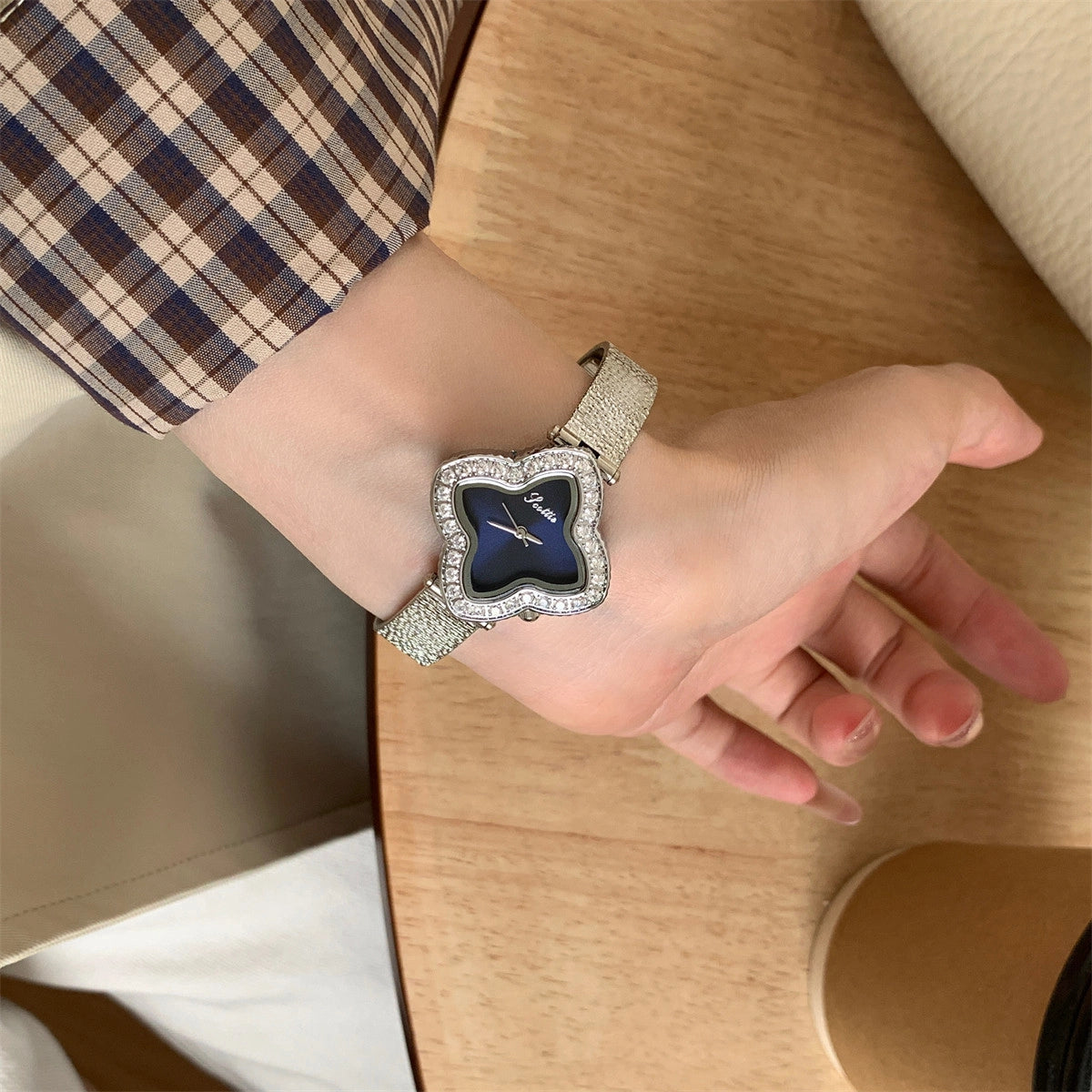 Oval Clover Bracelet Watch [YJQFB0VU]