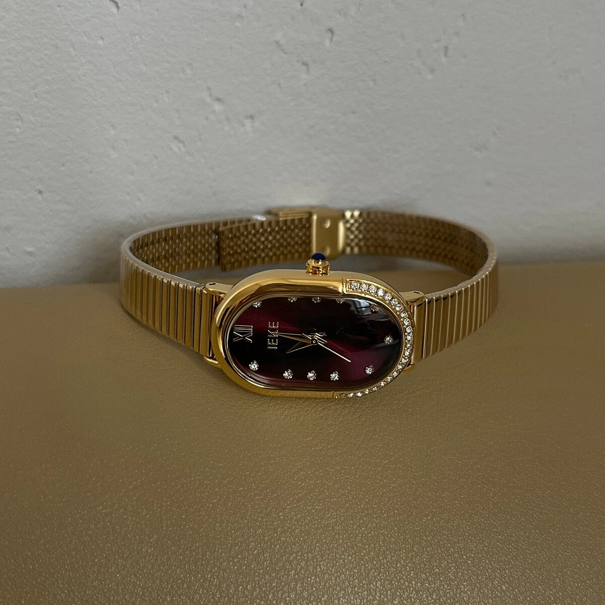 Oval Dial Bracelet Watch [7FGYYS35]