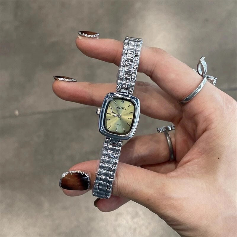 Oval Dial Bracelet Watch [L63GJKVF]