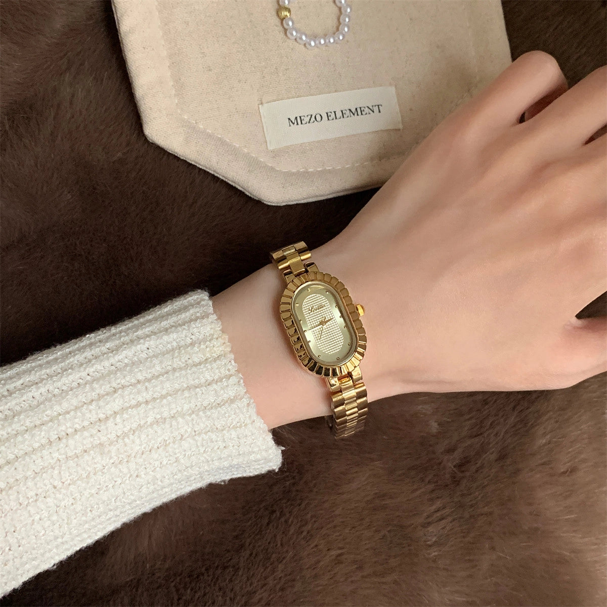Oval Dial Minimalist Bracelet Watch [IKVE9ZYU]