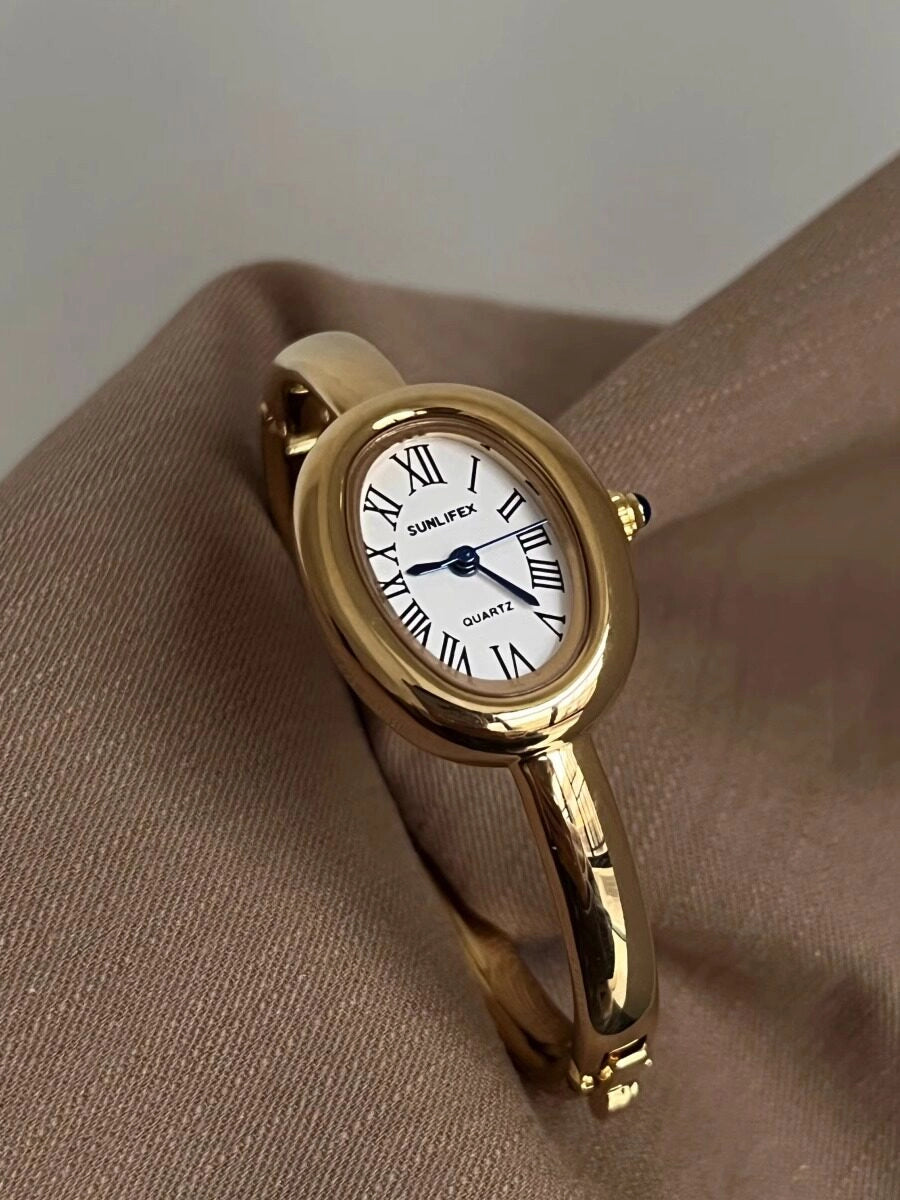 Oval Vintage Gold Bracelet Watch [MCIT5P97]