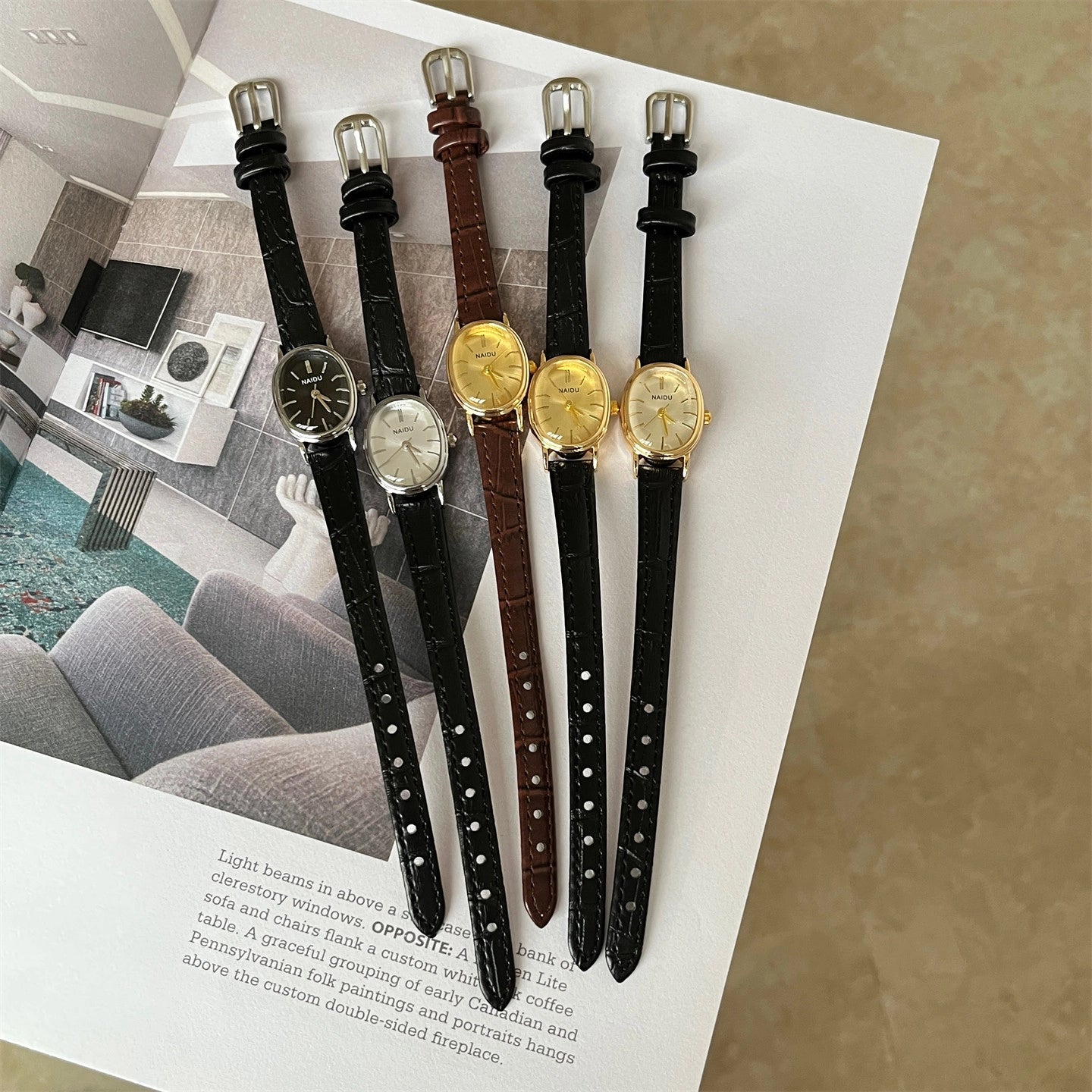 Oval Vintage Leather Strap Watch [ITLHCWU7]