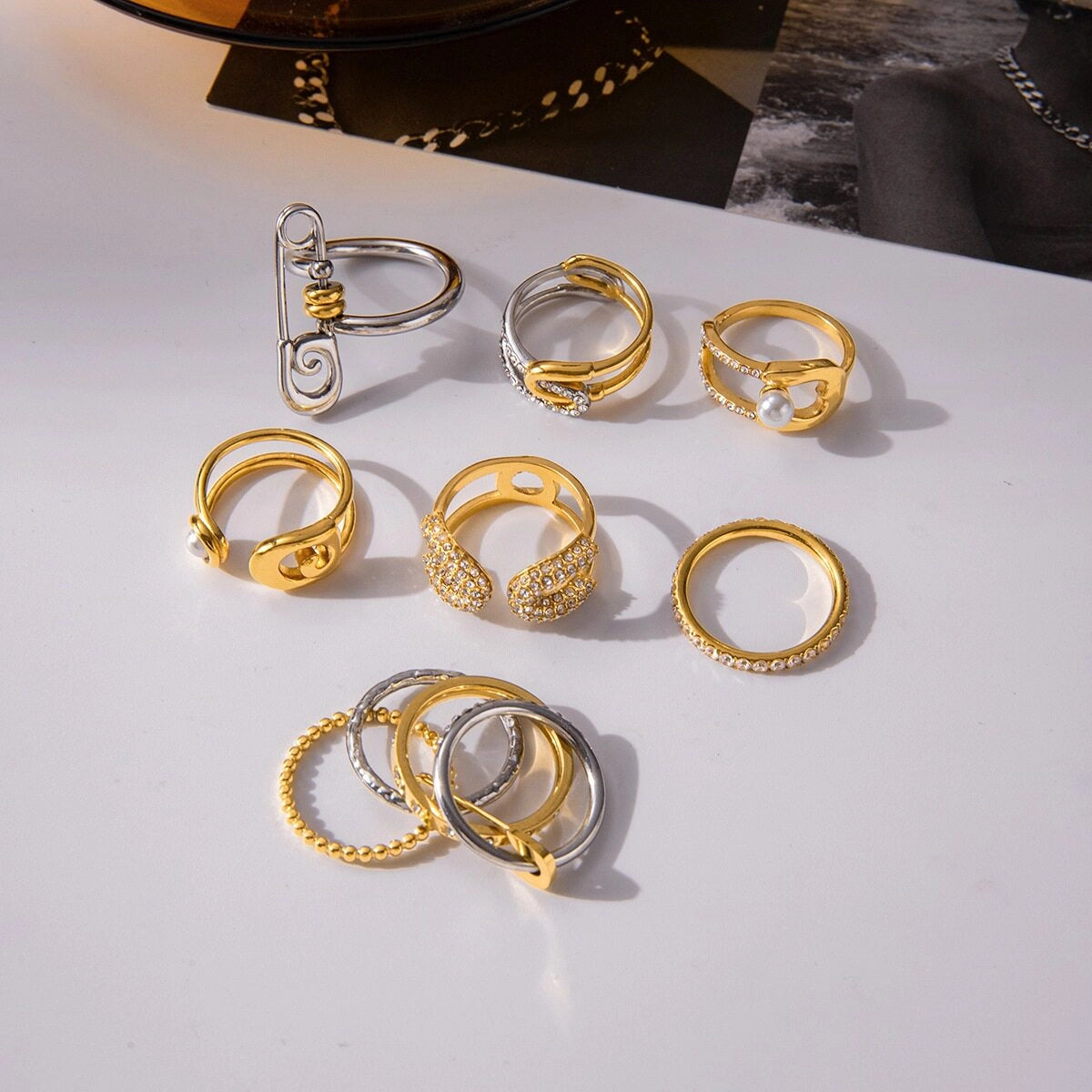 Paperclip Link Gold Ring [VR98ZDH7]
