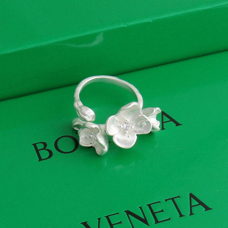 Pear Blossom Open Ring [XQB3XKXD]
