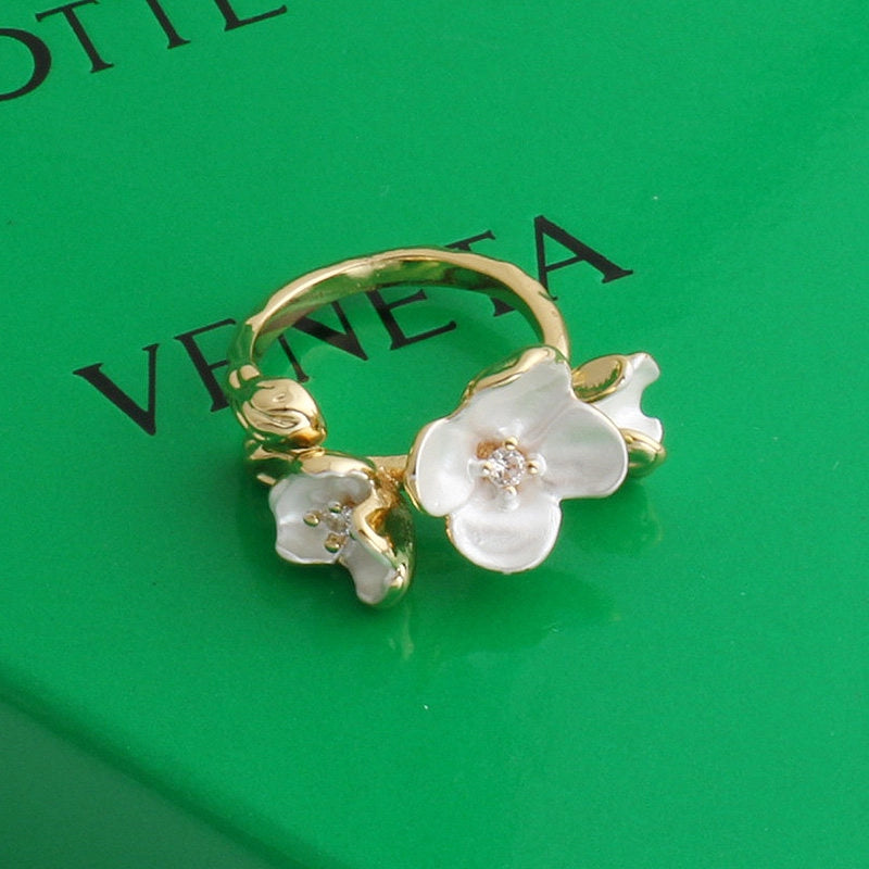 Pear Blossom Open Ring [USK3VAWL]