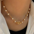 Pearl and Gold Chain Necklace [CAGLUZ0O]