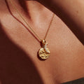Pearl and Gold Chain Necklace [4Z5R41IK]