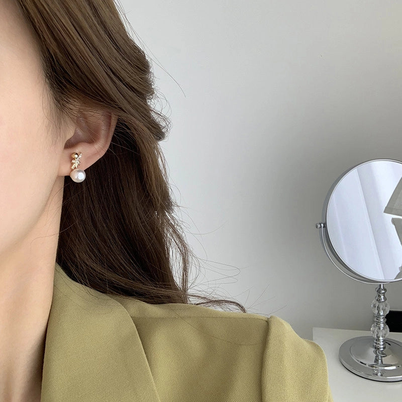Pearl Bowknot Stud Earrings [3AZY29GW]