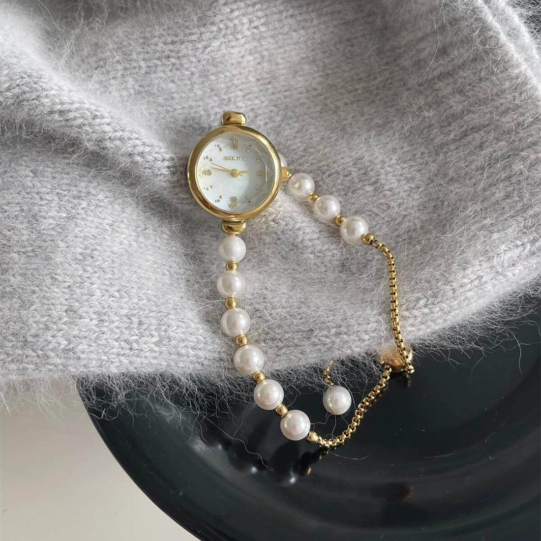 Pearl Bracelet Watch [MCQZWHTT]