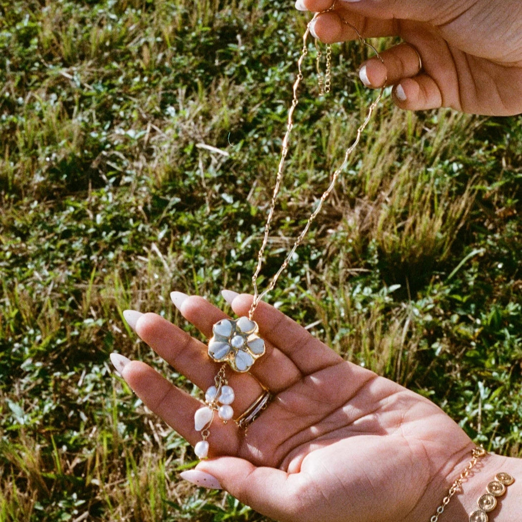Pearl Flower Pendant Necklace [3TUOH925]