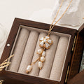 Pearl Flower Pendant Necklace [709S8C60]