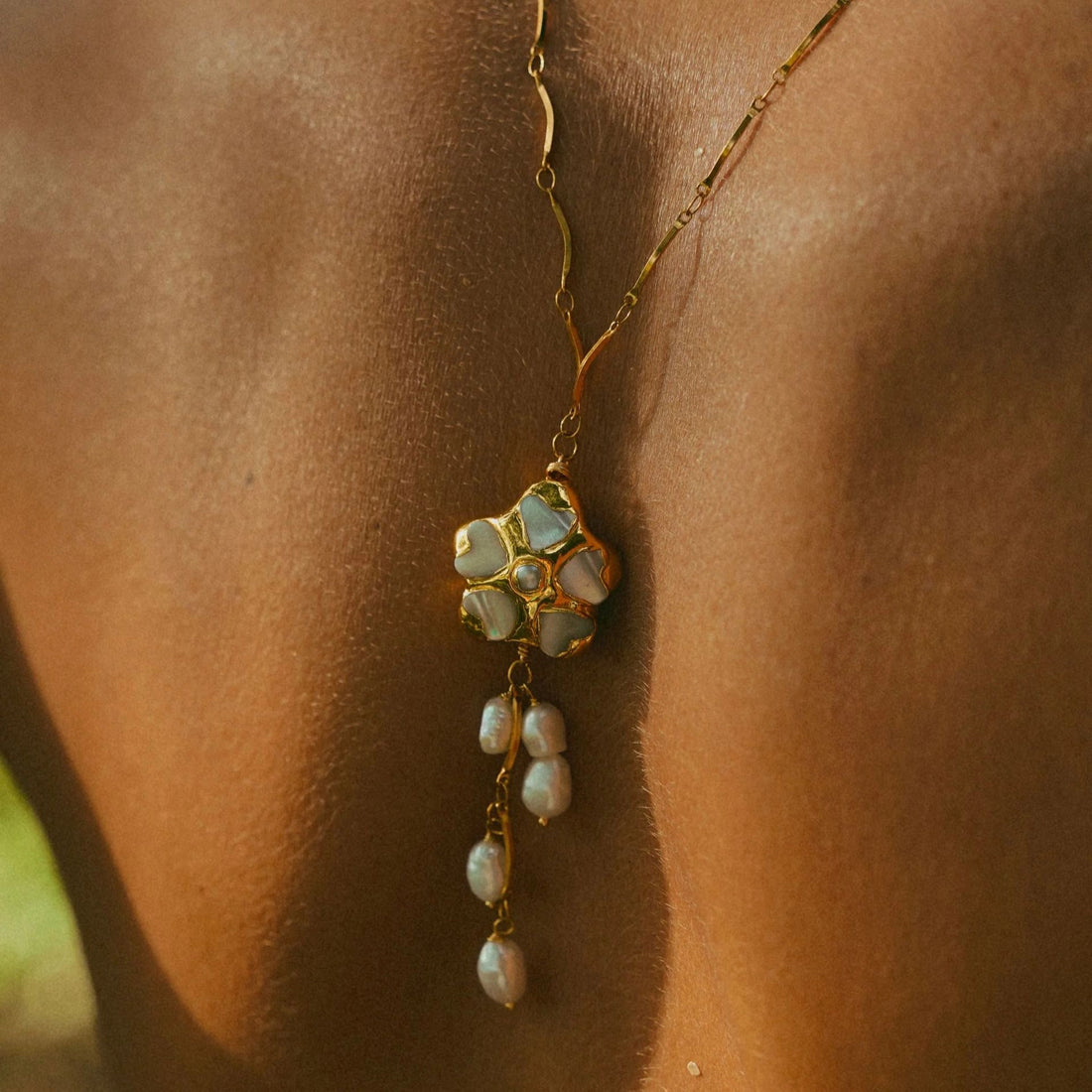 Pearl Flower Pendant Necklace [3TUOH925]